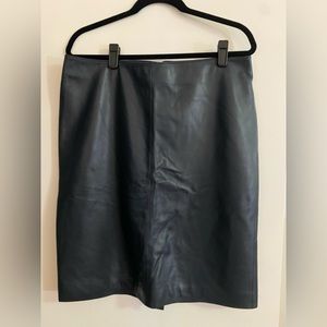 Bally soft leather skirt. Navy. Size 42